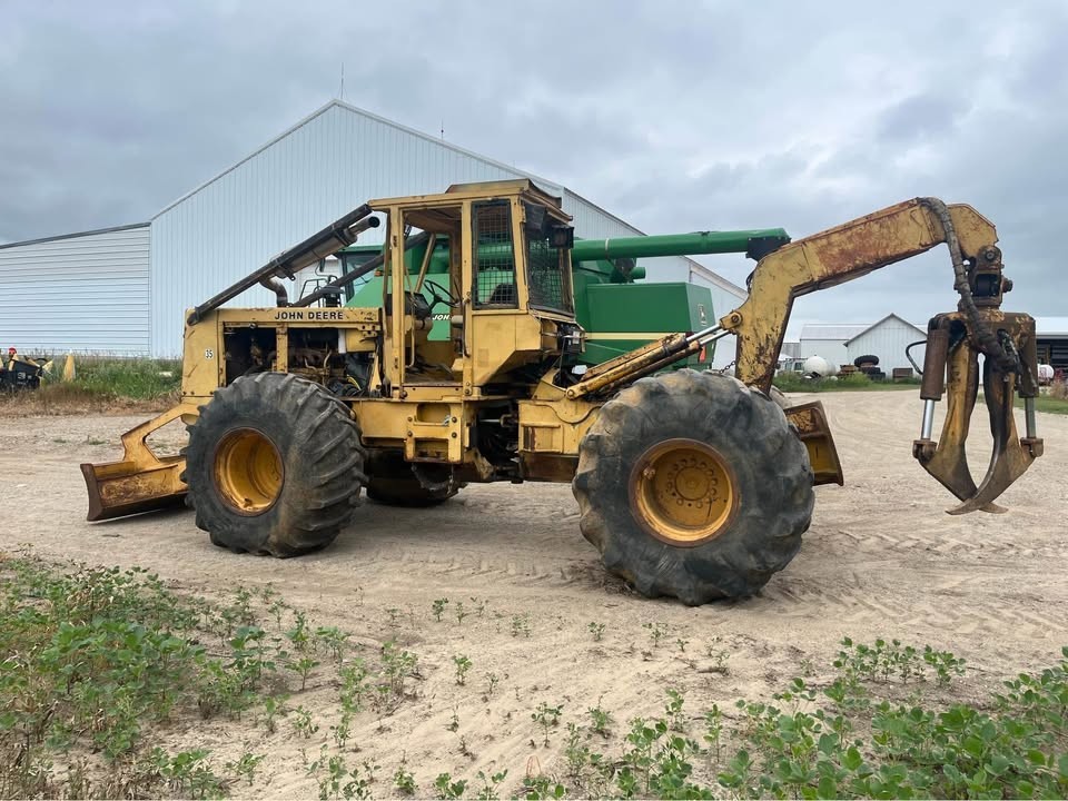 John Deere 648E Log Skidder NEEDS WORK