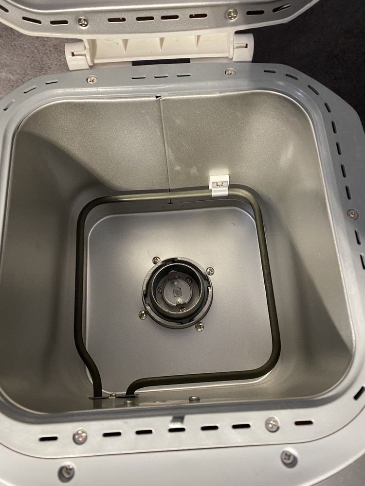 Black & Decker BK1015W 1.5lb Automatic Bread Maker Machine - NEW Open Box