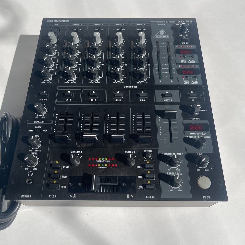 Behringer DJX750 Pro Mixer- Excelent Condition