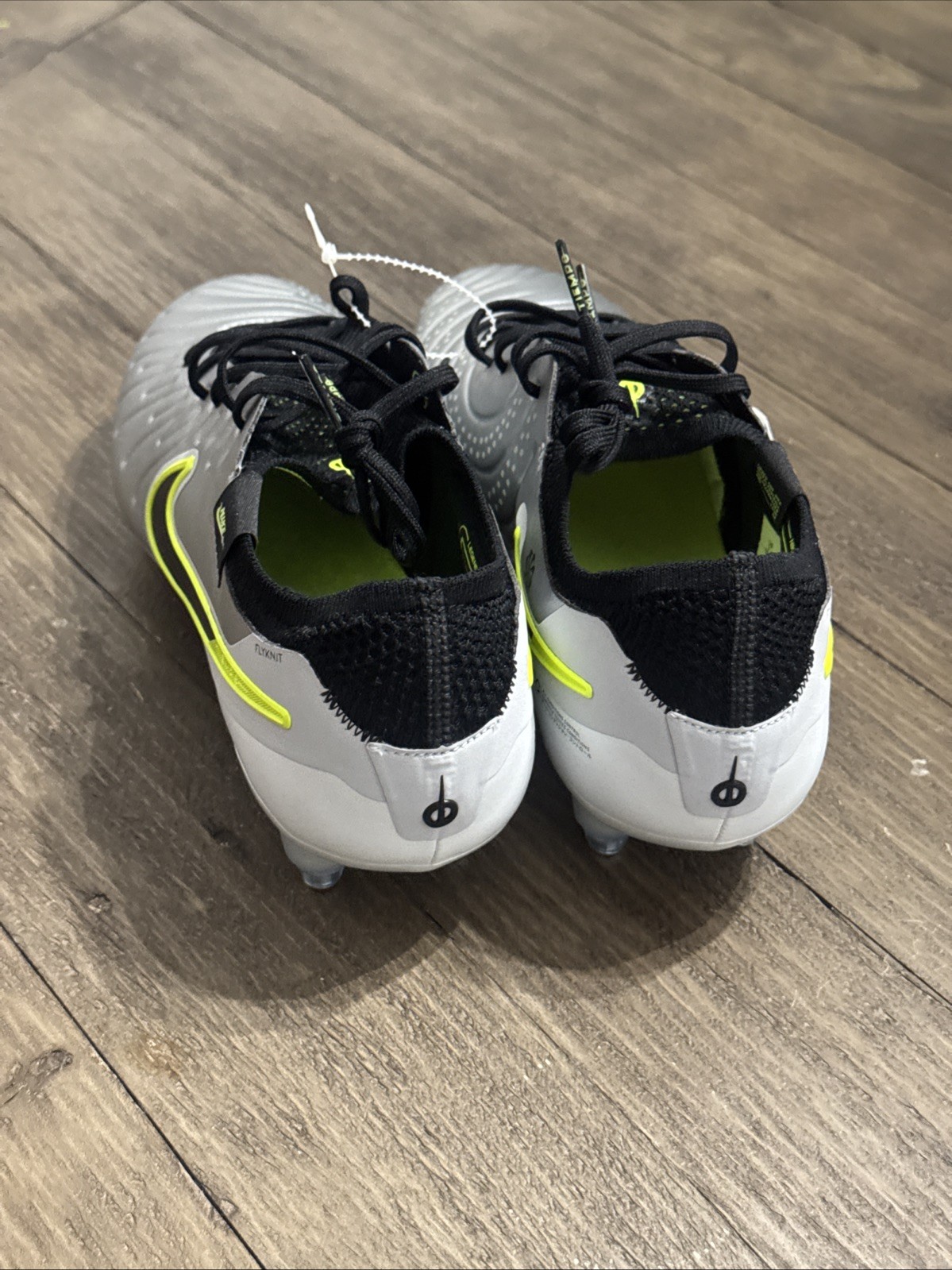 Nike Tiempo Legend 10 Elite FG 7.5 Mens Mad Voltage Silver Volt Soccer Cleats