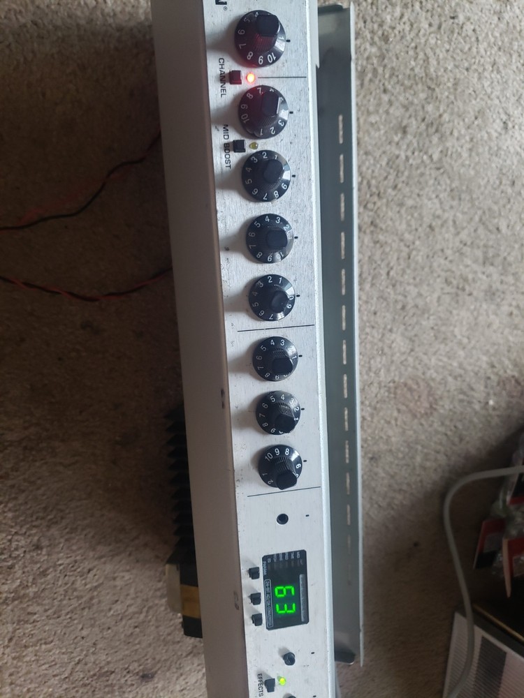 Behringer Ultratwin GX210 Guitar Amplifier chassis