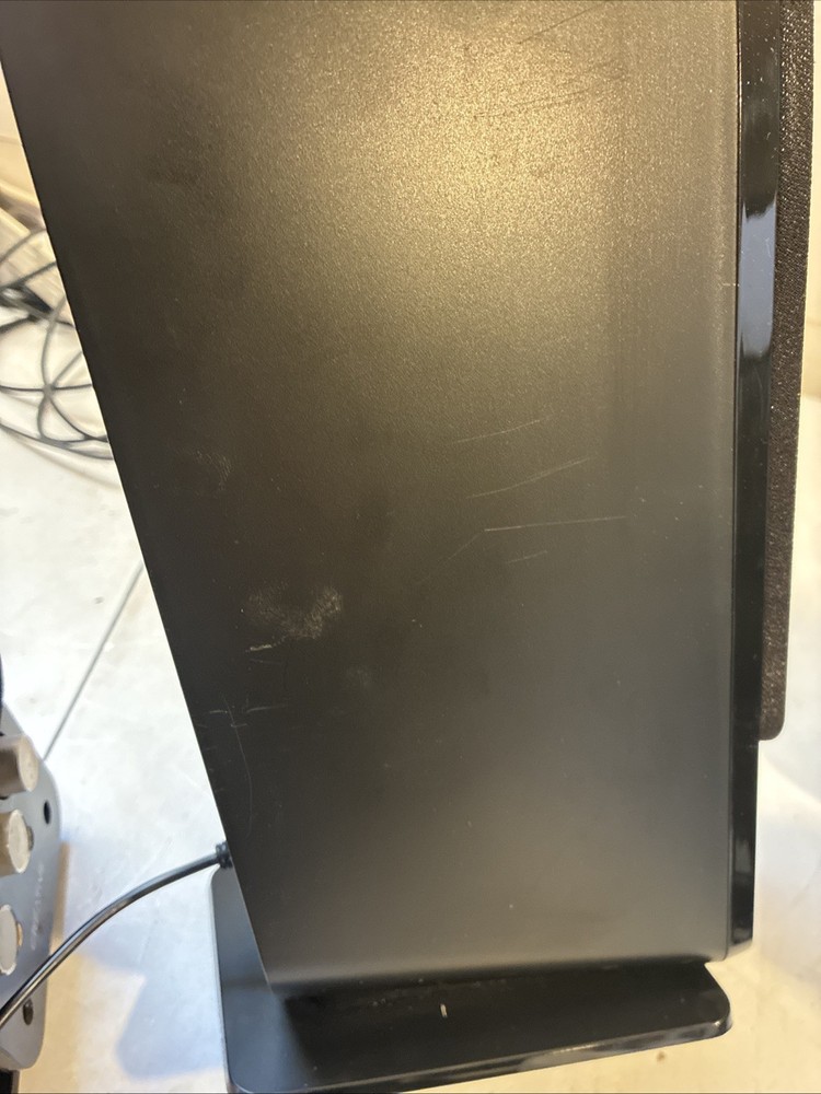 Creative GigaWorks T40 Series II 2.0 Multimedia Speaker System Used Untested!