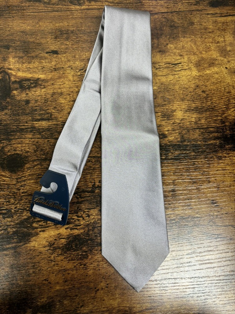Brooks Brothers Solid Silver Tie 100% Silk Men's Necktie 57"