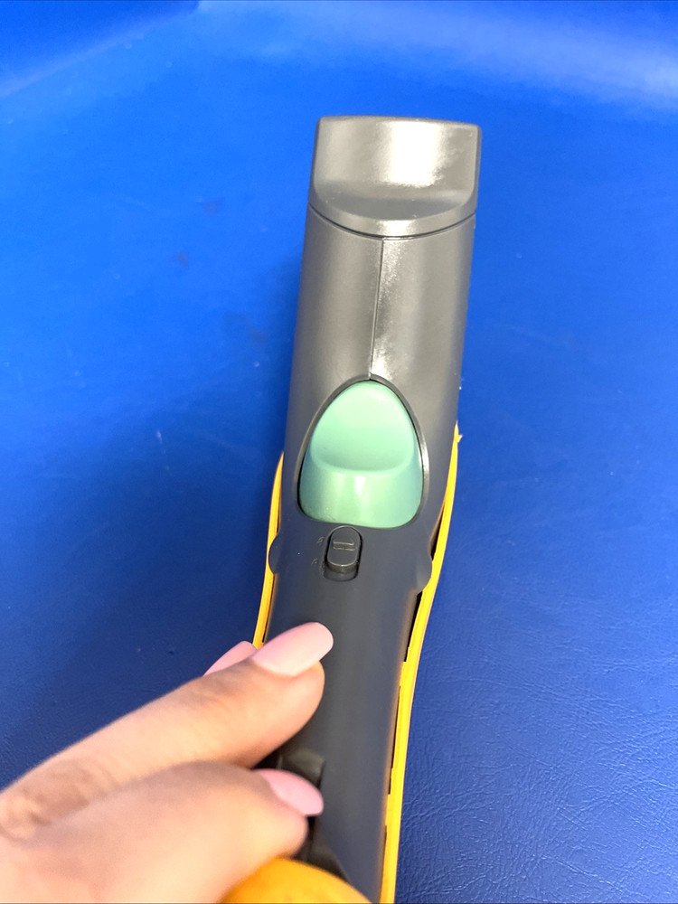 Fluke 561 Infrared Thermometer, Backlit LCD, -40 Degrees/ WORKING /