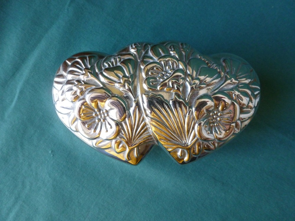 Vintage International Silver Plate 1994 Hearts Covered Dresser Box