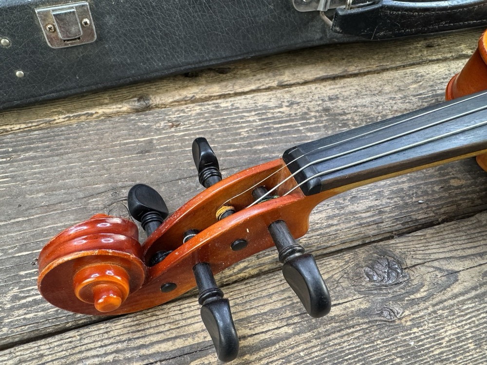 vintage violin Suzuki With Case