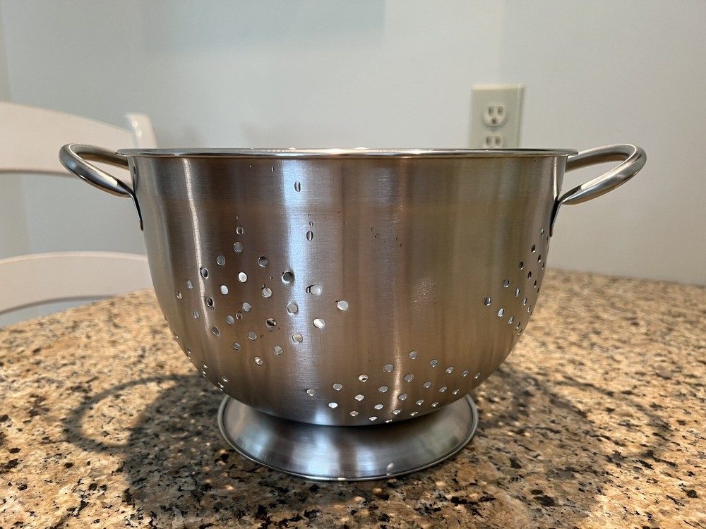 Stainless Steel Pasta Strainer Deep Kitchen Colander, Silver