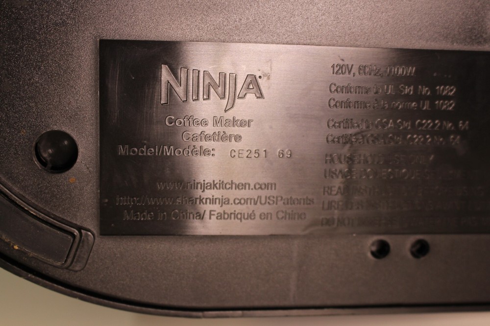 Ninja CE251 Coffeemaker 12-Cup Automatic Coffee Maker Pot Programmable Cafetière