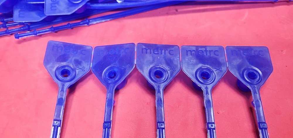 Lot 100 Metrc Adjustable Pull-Up Strap Seal Blue 8" Long