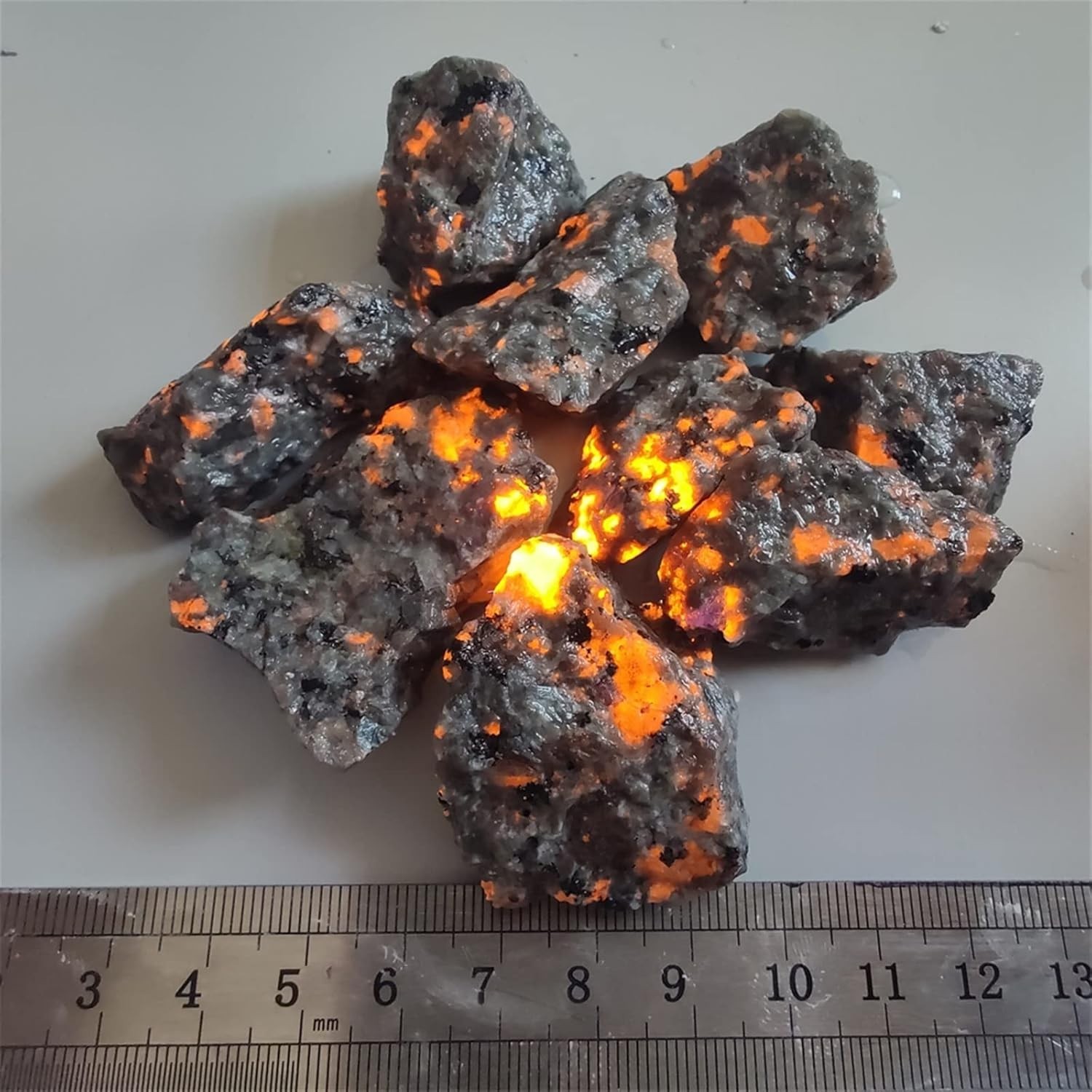 5PCS Raw Yooperlite UV Fluorescent Emberlite Glowing Fire Rocks Chunks Stone