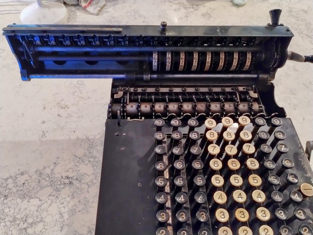 Antique fully working 1918 Monroe Calculator Model G / Adding Machine