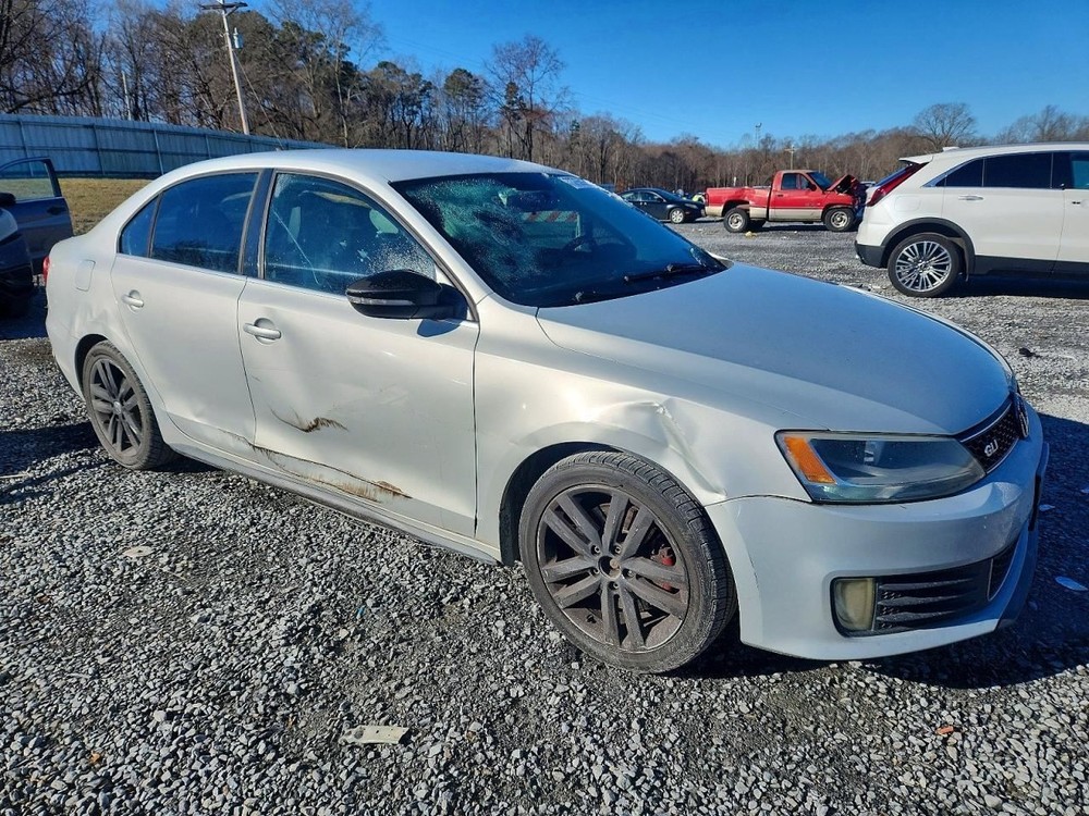 Fuse Box Engine Compartment Fits 12-22 PASSAT 5026572