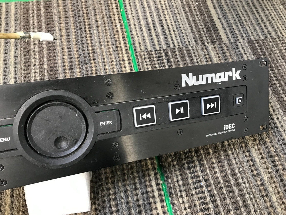 NuMark iDec Player and Recorder for iPod Rack Mount input/output**