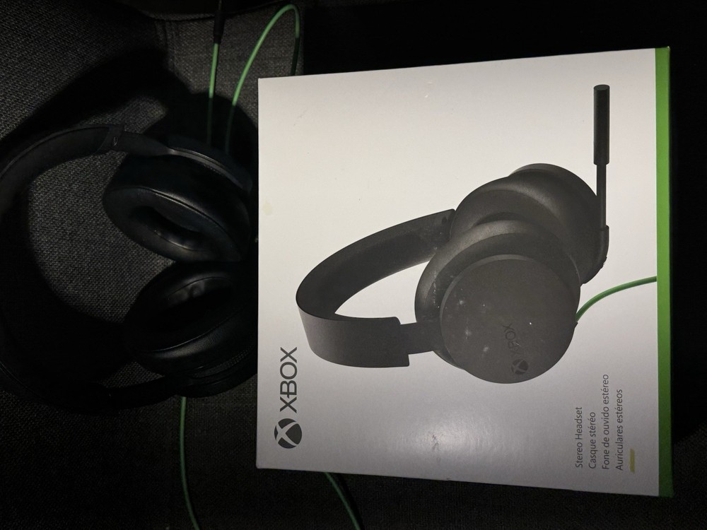 Xbox Series S Console Bundle with Controller, Headset, and Carrying Case