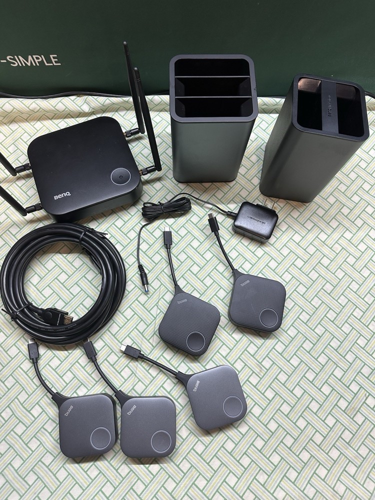 BenQ InstaShow Wireless Presentation System Bundle (Mixed Lot)