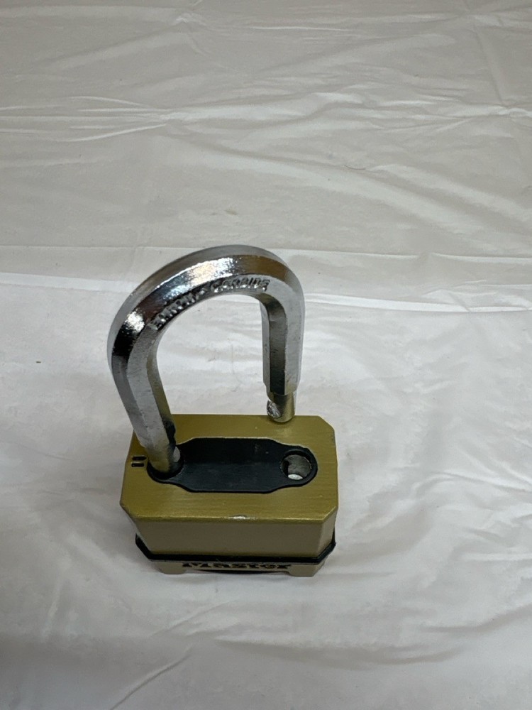 MASTER LOCK M175XDLF (J31004407)