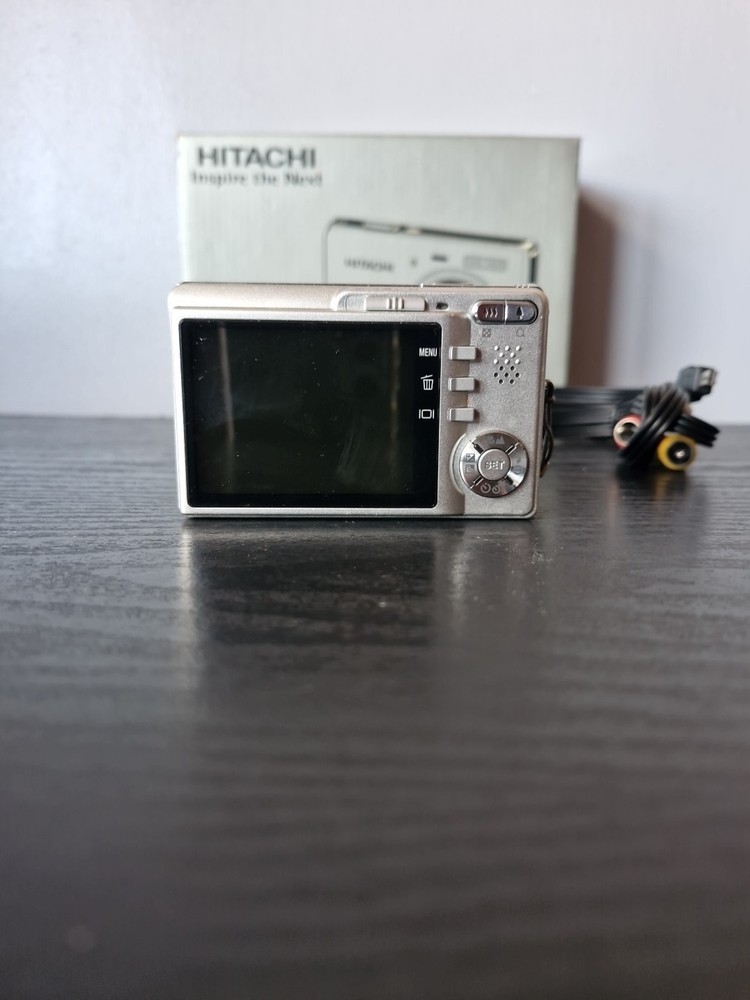 Hitachi Digital Camera HDC-756E 7.0MP Silver