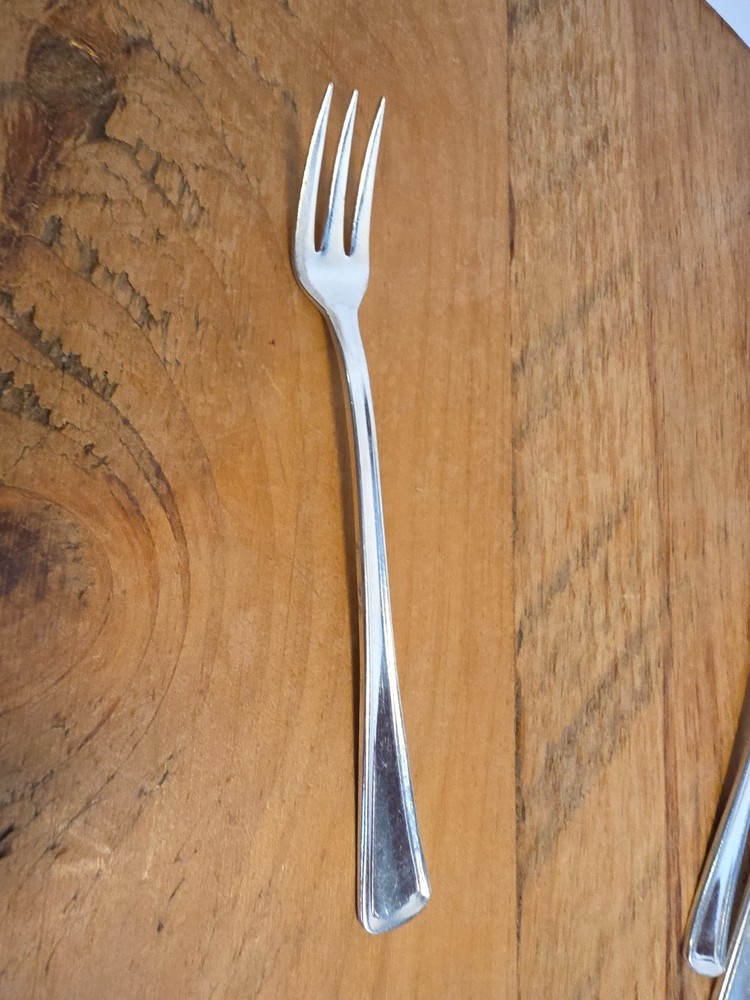 6 IS Gramercy Pattern Silverplate Cocktail Forks VICTORS. CO. AI