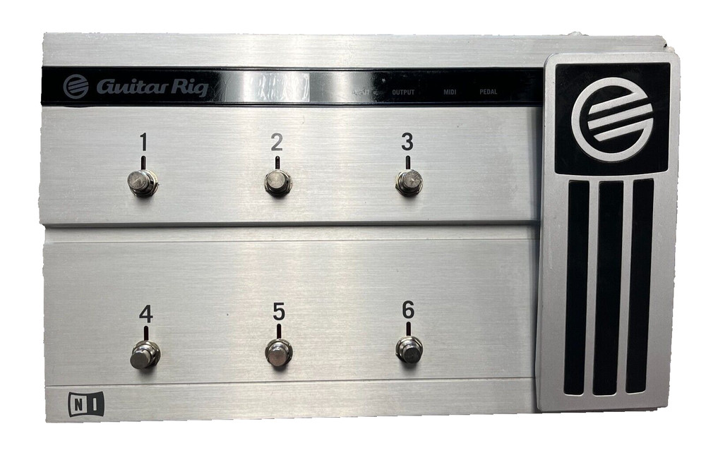 Native Instruments Rig Kontrol 2 USB Guitar Rig Foot Controller Silver