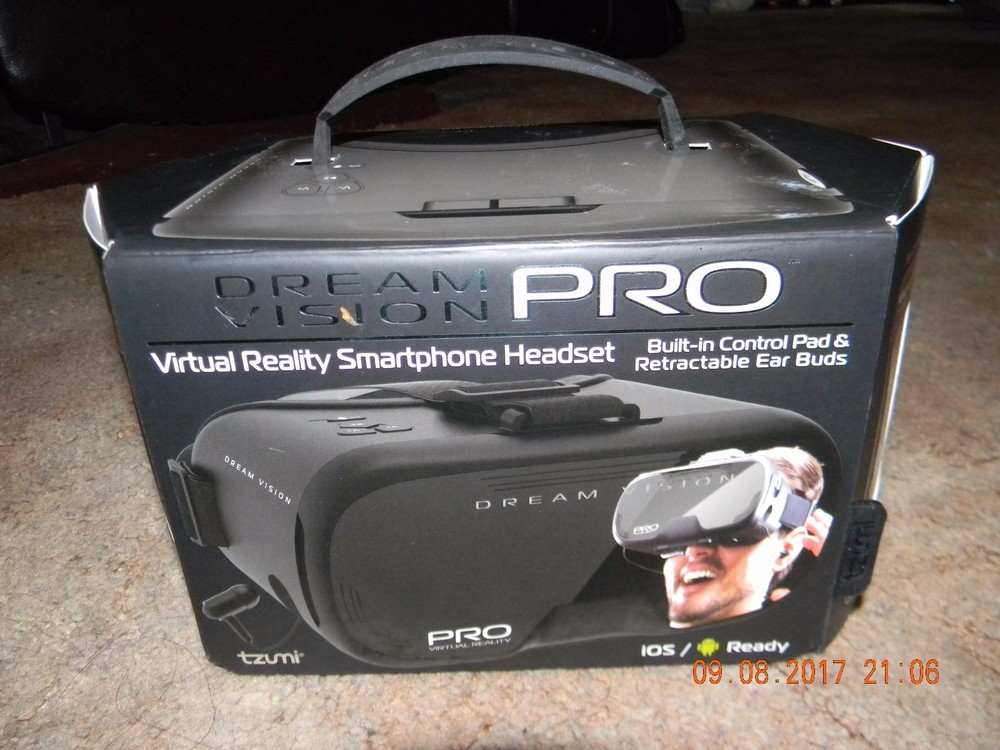Tzumi Dream Vision Pro - Virtual Reality Smartphone Headset