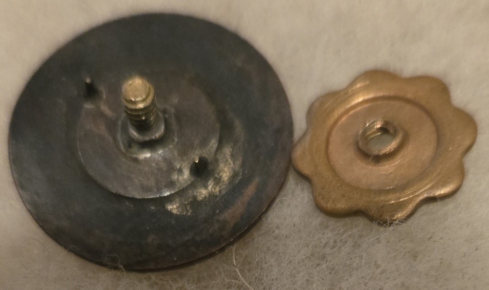 WW1 US 3rd Regt. Collar Disc with nut.
