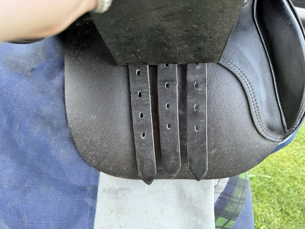 Corbette Magic English Saddle 17”