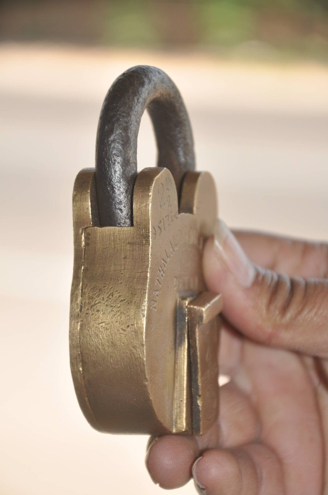 Vintage Brass Fine Quality Handcrafted 4 Levers Solid Padlock
