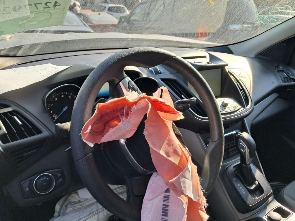 ESCAPE 2014 Glove Box 4789069