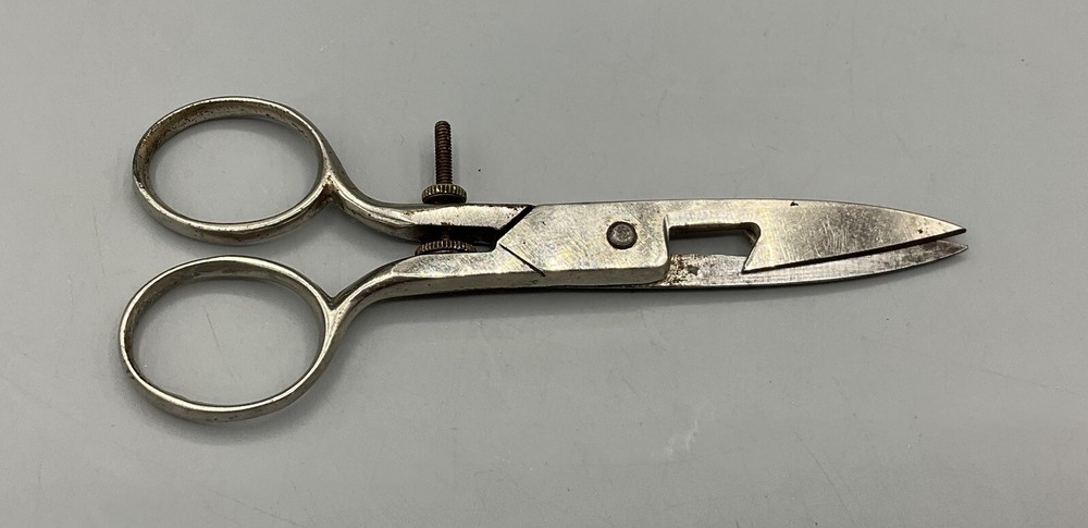 Vintage Penny’s Button Hole Scissors Adjustable 5” Long