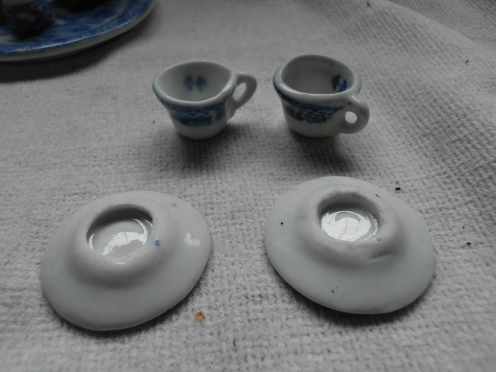 MINIATURE BLUE & WHITE WILLOW PATTERN TEA SET ~