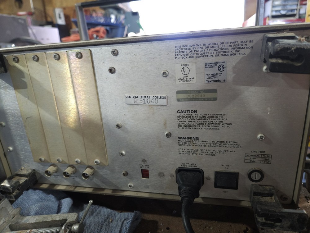 Tektronix 1230 Logic Analyzer