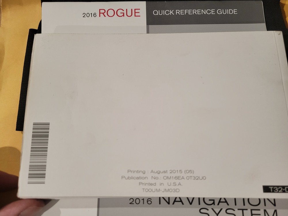 2016 NISSAN ROGUE OWNERS MANUAL & CASE (QUICK REF & NAV)