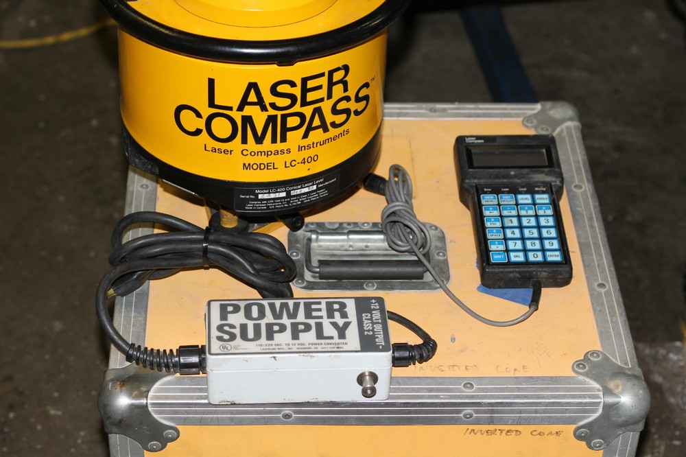 LASER COMPASS LASER LEVEL MODEL LC-400 WITH CASE
