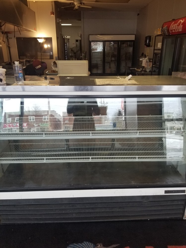 72 " True Deli Case