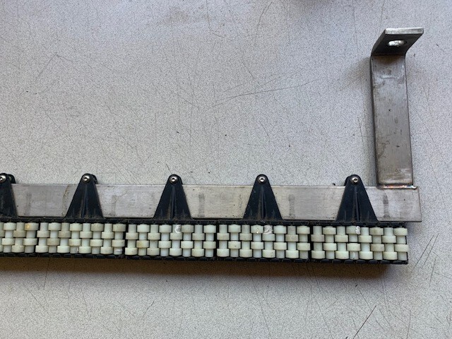 Marbett - 4" Long, Conveyor - Plastic Roller Side Guide