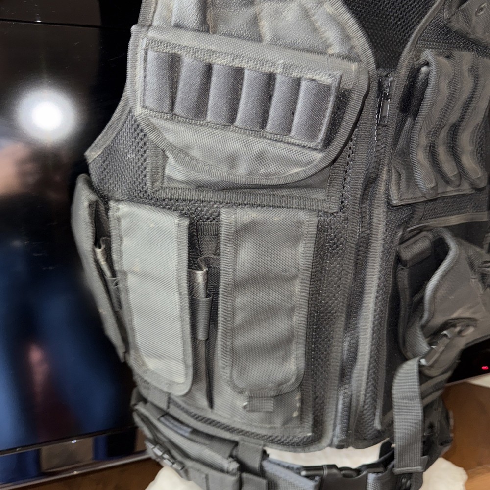 Multi Purpose Tactical Vest Black Unbranded EUC Large