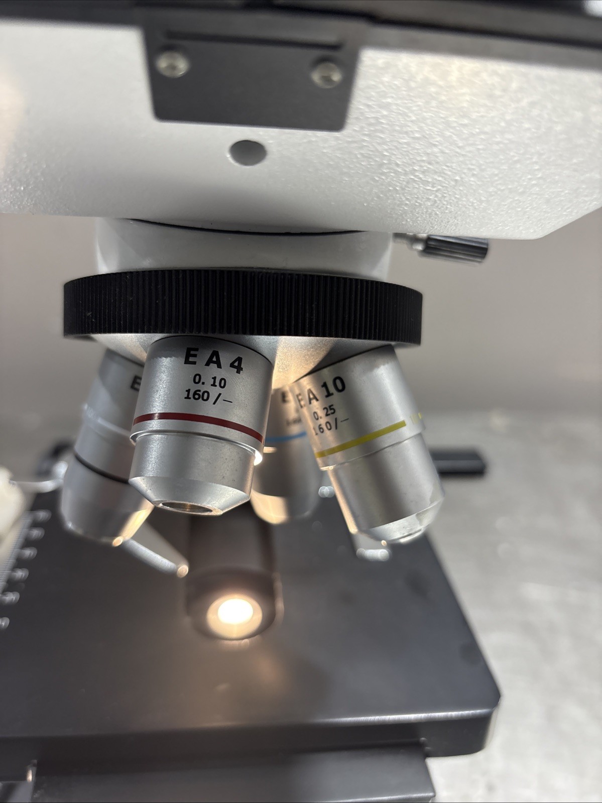 Fisher Scientific Microscope W/4 Objective Lenses EA 10 40 100 4 160/0.17 1.25