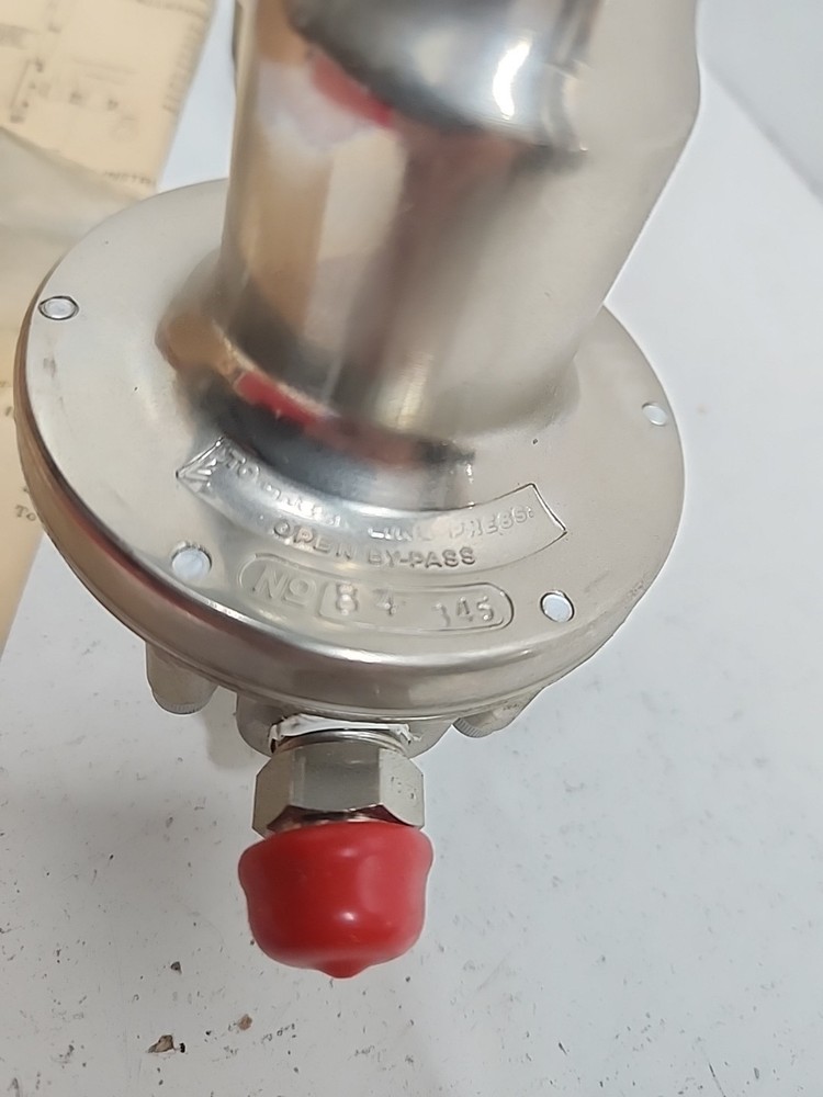 Binks 84-345 Stainless Steel Fluid Regulator & Binks Gauge ** NOS**