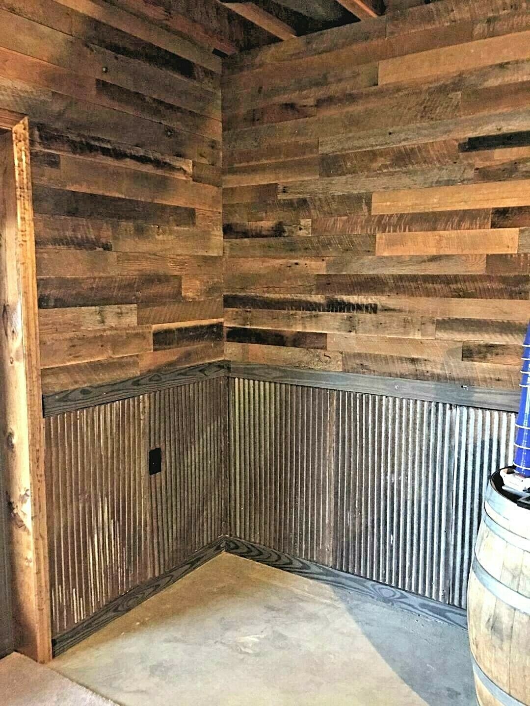 *10 SQ. FOOT(2 1/2" WIDE) RECLAIMED WOOD ACCENT WALLBOARDS FROM BARN LUMBER