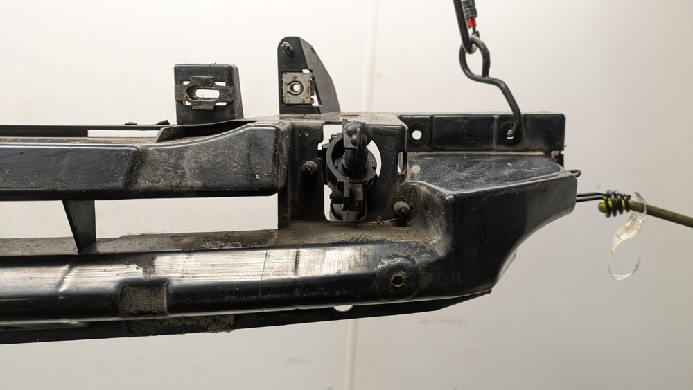 RANGE ROVER EVOQUE L538 BUMPER MOUNT BRACKET FRONT CENTRE BJ3217E778A 2014