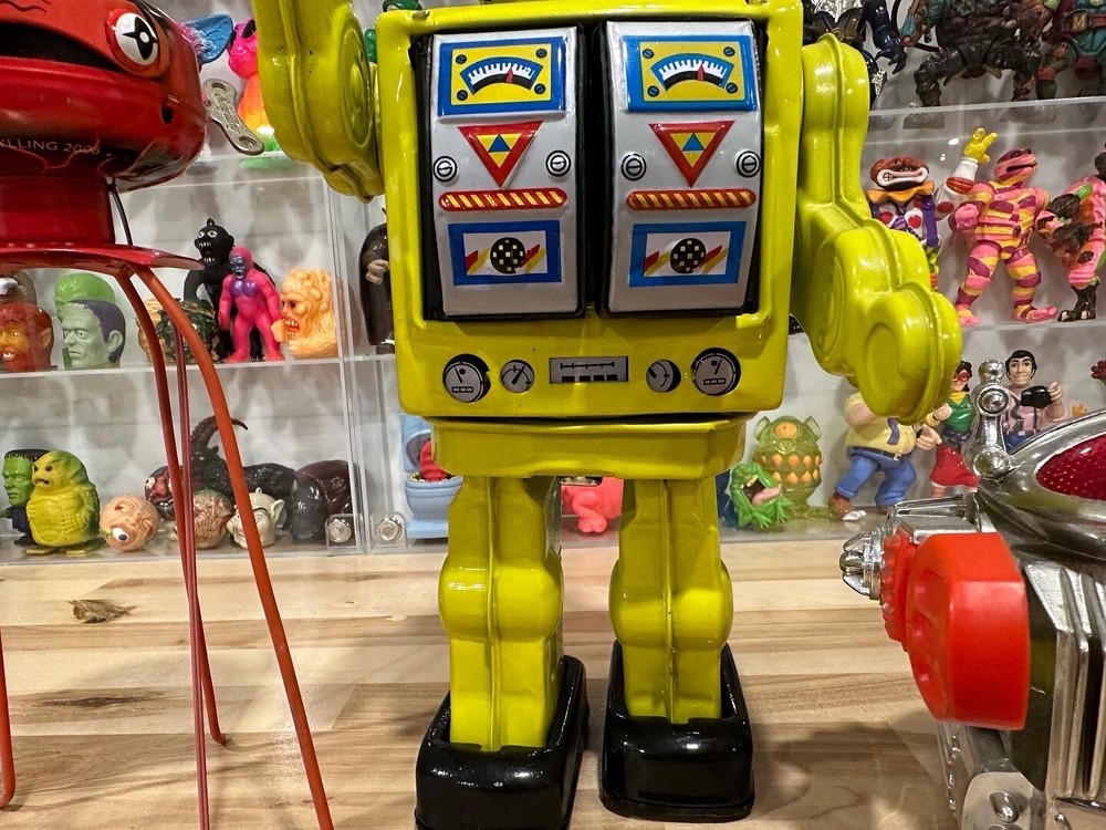 Wind Up Robot Toy Lot