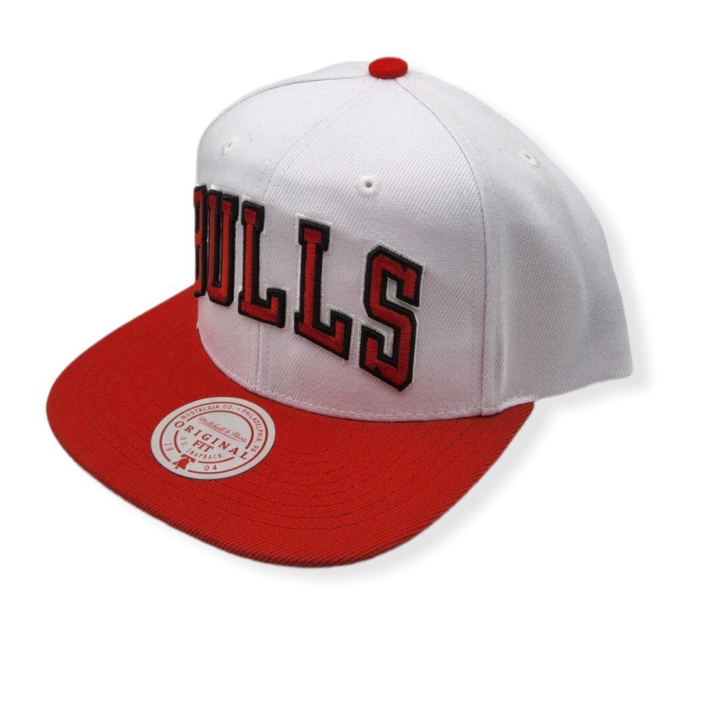 Mitchell & Ness Chicago Bulls Core Basic Script White/Red Adjustable Snapback