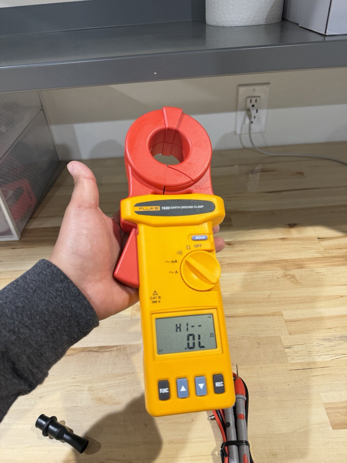 FLUKE 1630 EARTH GROUND CLAMP W/ LEADS - FREE SHIPPING / PERFECT CONDITION