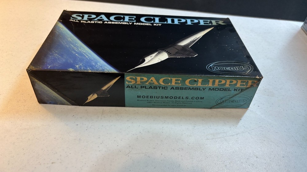 Moebius Space Clipper All Plastic Unassembled Not Painted Model Kit 2001-2