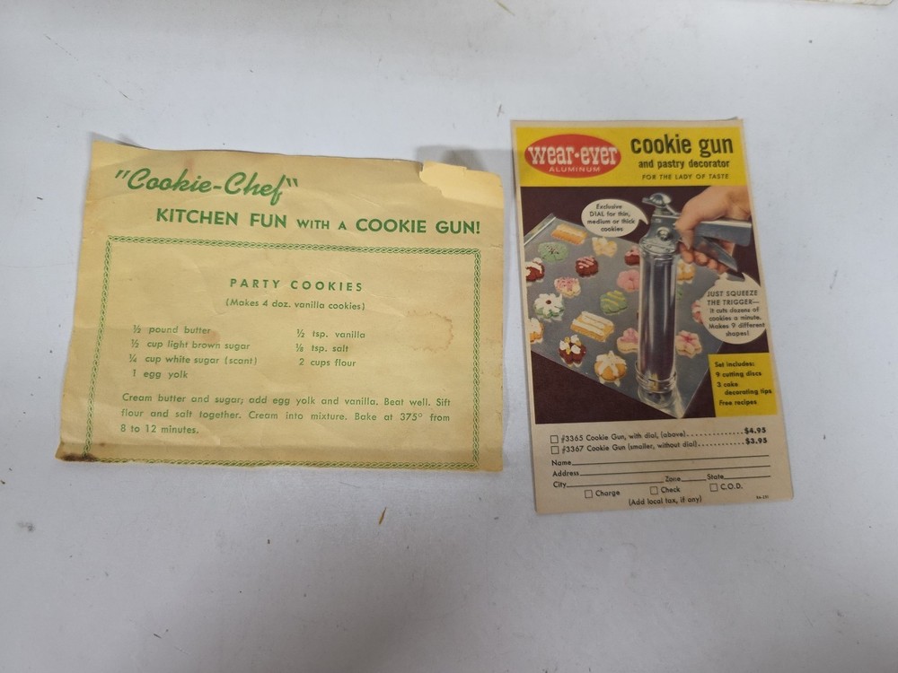 Cookie Chef Trigger Press Kit With Extra Discs & Original Box