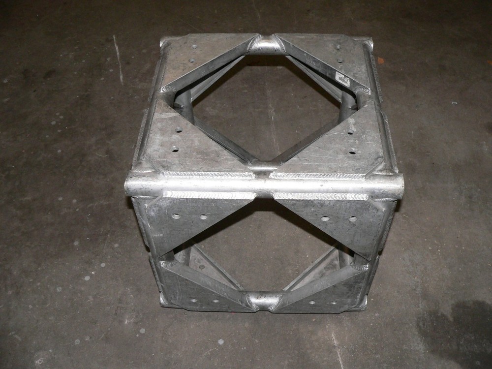 TOMCAT BOX TRUSS CORNER BLOCK