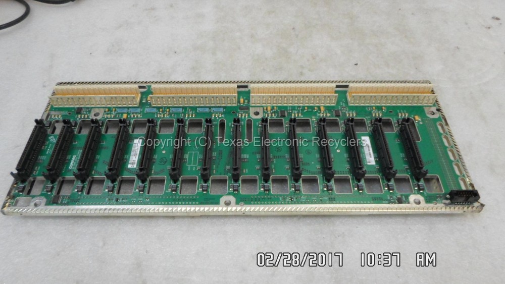 Compaq 010671-001 DriveCage Backplane Board