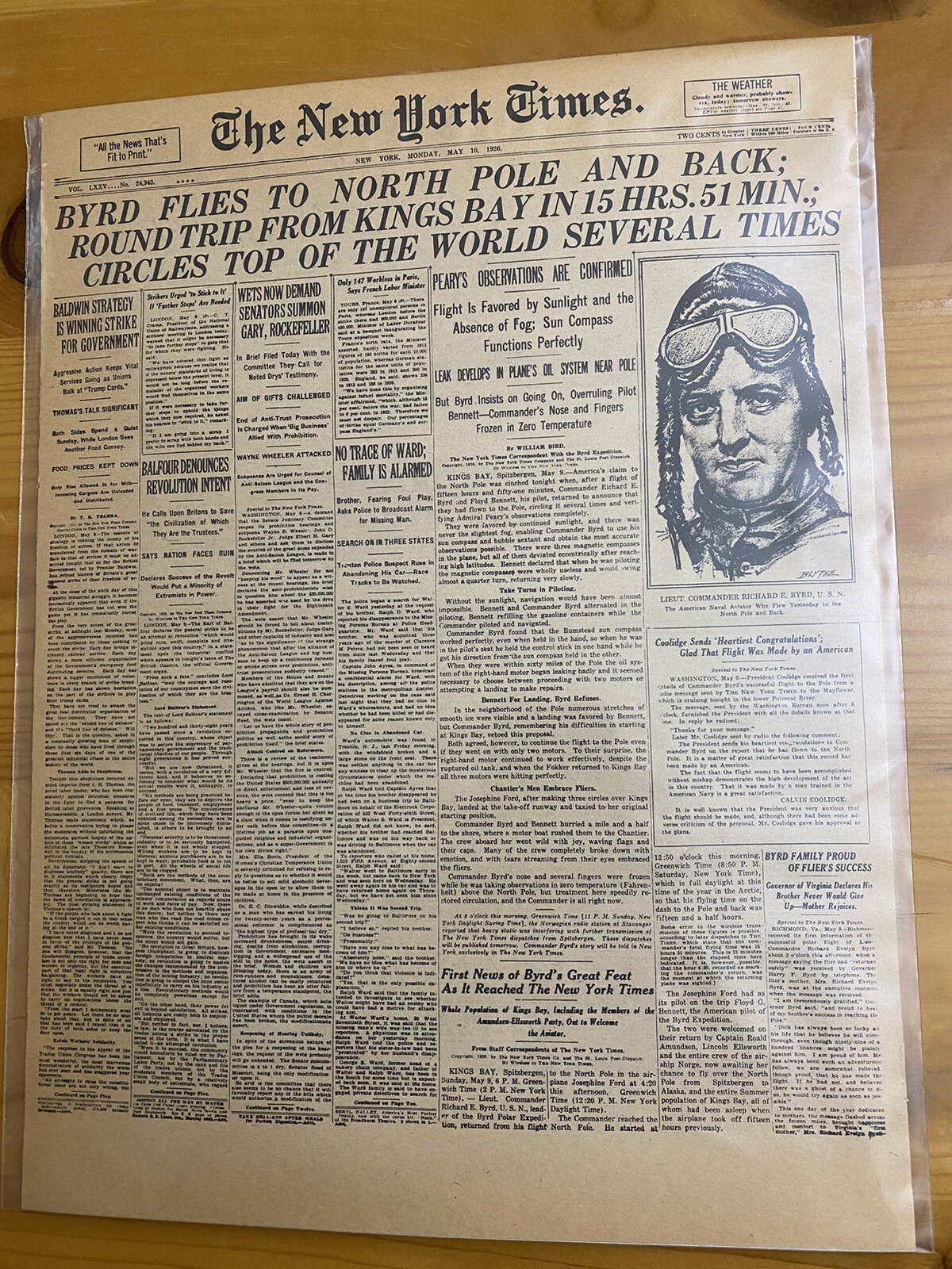 VINTAGE NEWSPAPER HEADLINE ~AVIATOR COMMANDER BYRD AIRPLANE FLY NORTH POLE 1926