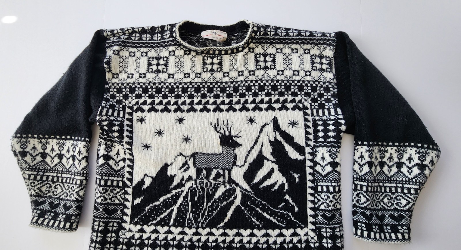 Vtg 90s SML Sport Nordic Stag Mountain Black and White Crewneck Knit Sweater - L