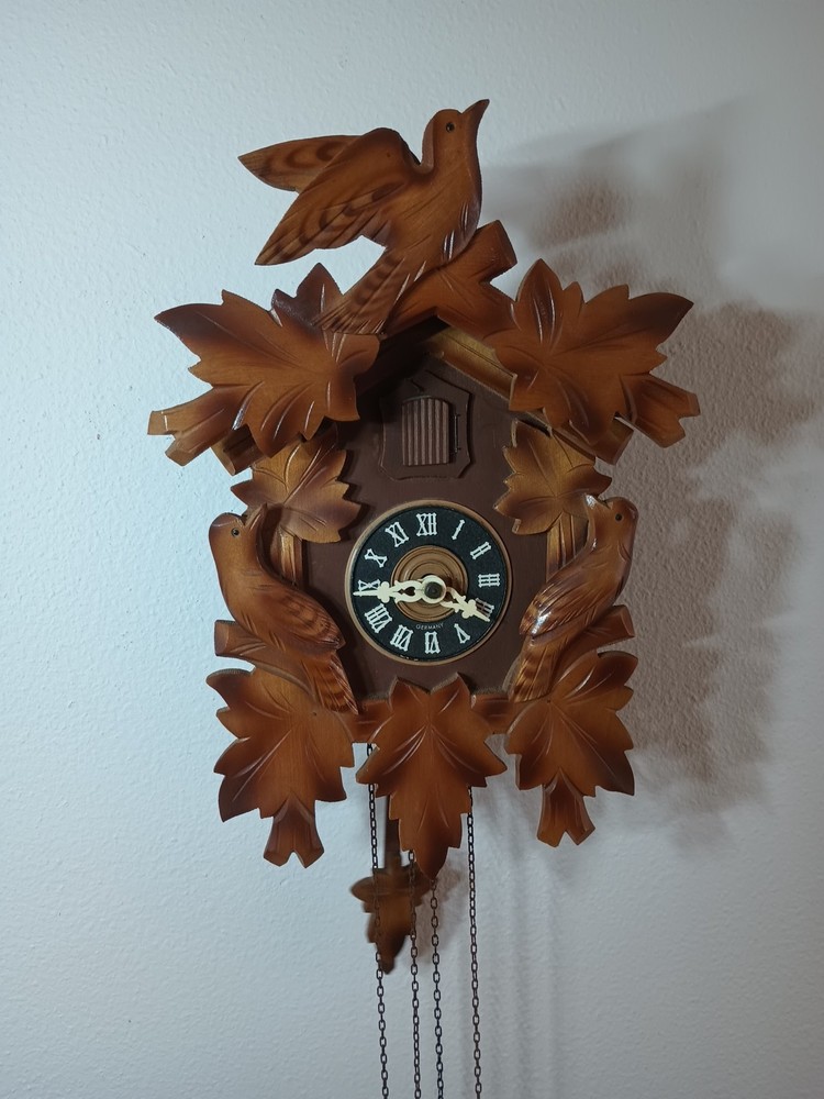 Black Forest Three Bird Cuckoo Clock 8-Day Mdl.25 Weights Driven Keeps Time Read